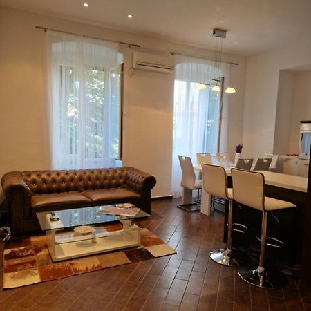 Queen Of Stay - Apartment Lili Rijeka Luaran gambar